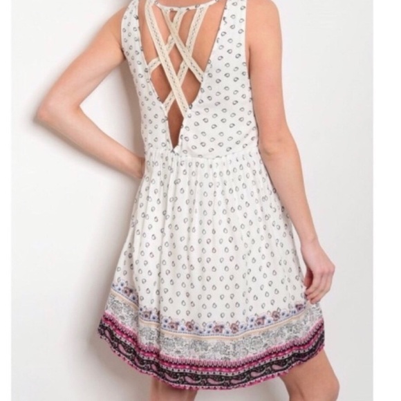 NWT Flattering Quality Great Color, Pattern Detail - Picture 2 of 7